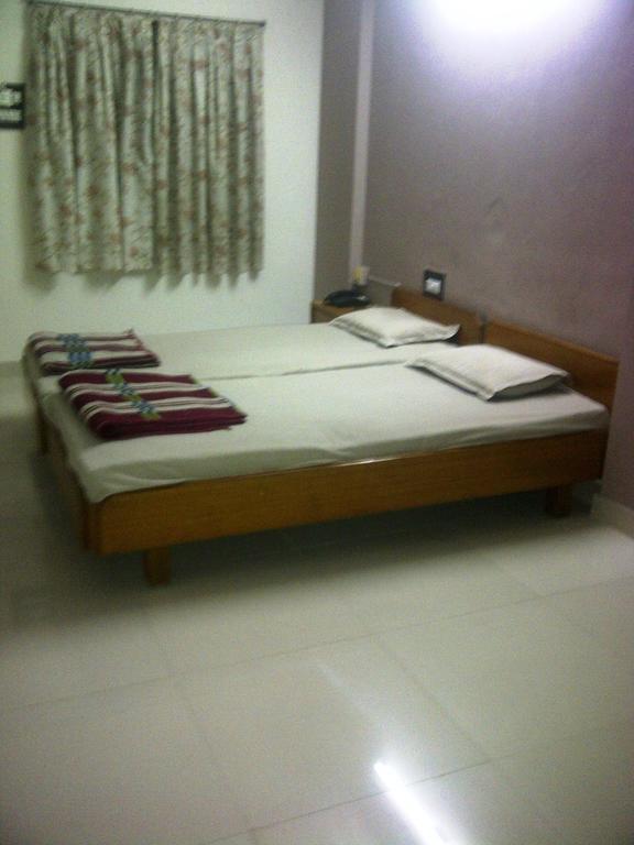 Hotel Abha International Bhuj Δωμάτιο φωτογραφία